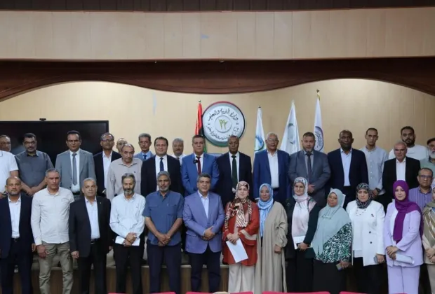 الوزير يشهد افتتاح الدورة التّدريبية المعنونة “الاستشراف من أجل اتخاد القرار”